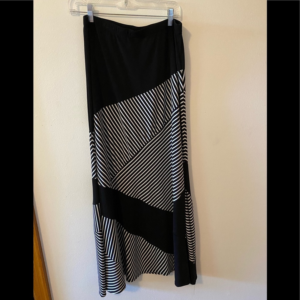 Chico’s black and white striped long maxi skirt (Size 1)